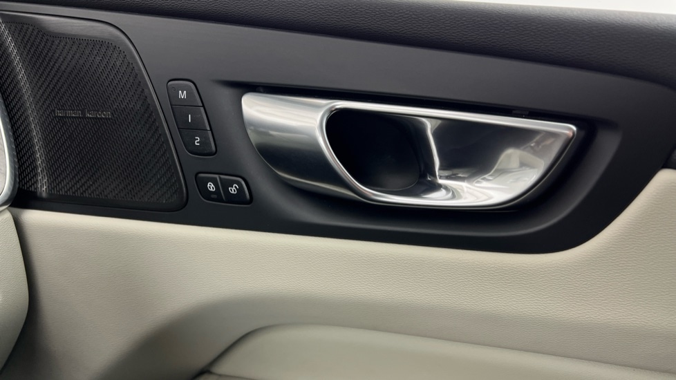 Used Volvo XC60 2023 for sale - 77087543: Photo 51