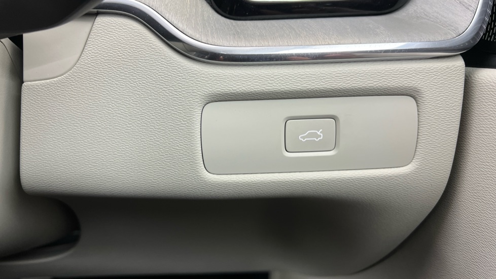 Used Volvo XC60 2023 for sale - 77087543: Photo 52