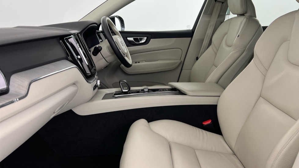 Used Volvo XC60 2023 for sale - 77087543: Photo 58