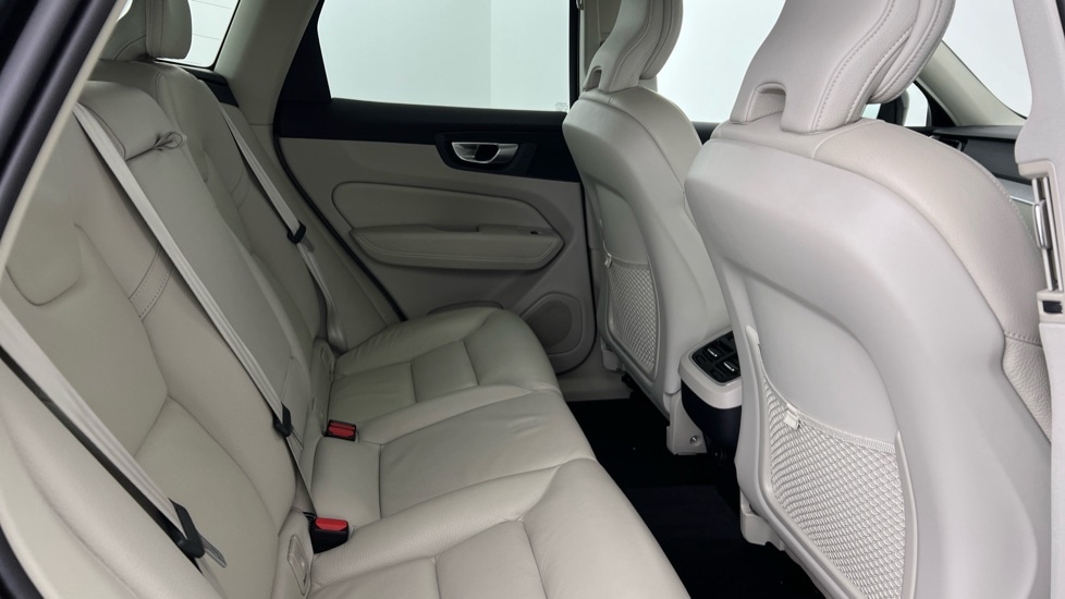 Used Volvo XC60 2023 for sale - 77087543: Photo 6