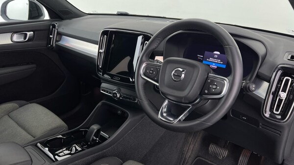 Used Volvo XC40 2024 for sale - 75763827: Photo 4