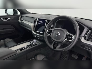 Used Volvo XC60 2023 for sale - 76312415: Photo