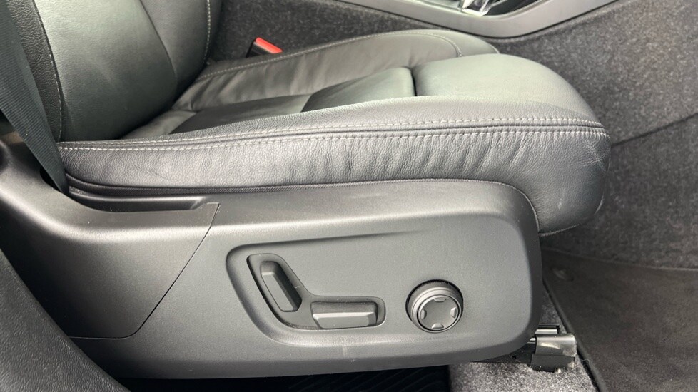 Used Volvo XC40 2024 for sale - 75763465: Photo 30