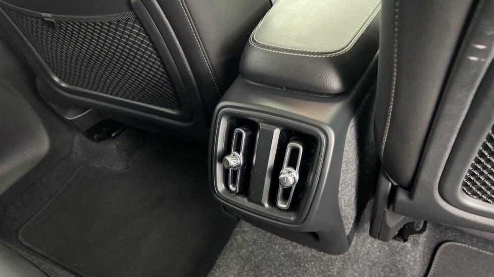 Used Volvo XC40 2024 for sale - 75763465: Photo 39