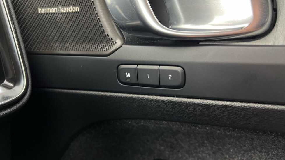 Used Volvo XC40 2024 for sale - 75763465: Photo 53