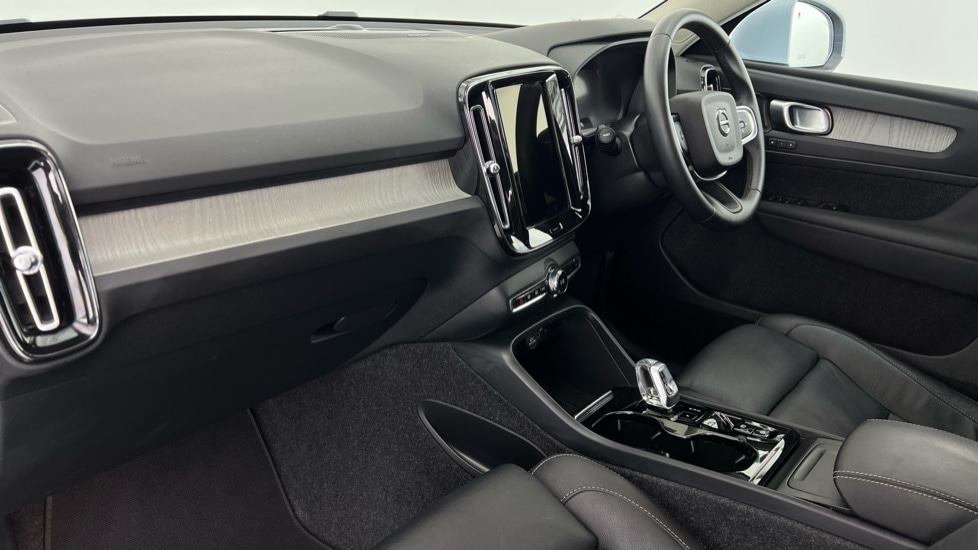 Used Volvo XC40 2024 for sale - 75763465: Photo 60