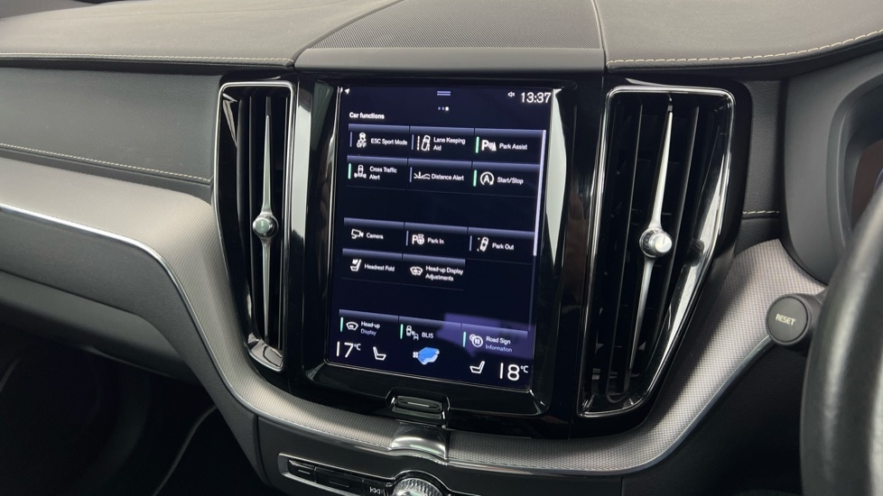 Used Volvo XC60 2021 for sale - 76180205: Photo 17