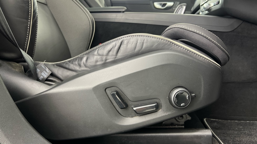 Used Volvo XC60 2021 for sale - 76180205: Photo 30
