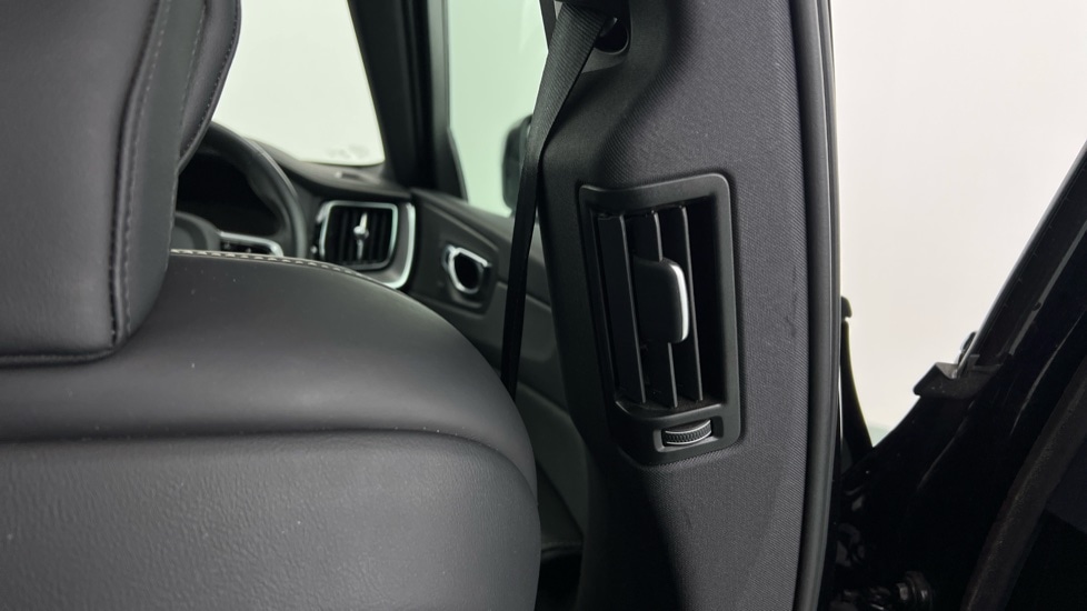 Used Volvo XC60 2021 for sale - 76180205: Photo 38