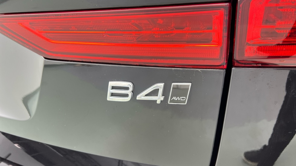 Used Volvo XC60 2021 for sale - 76180205: Photo 48