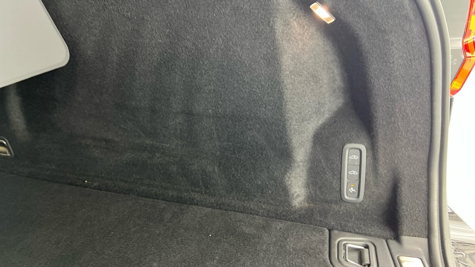 Used Volvo XC60 2021 for sale - 76180205: Photo 50