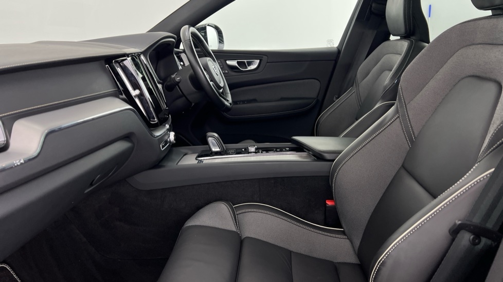 Used Volvo XC60 2021 for sale - 76180205: Photo 57
