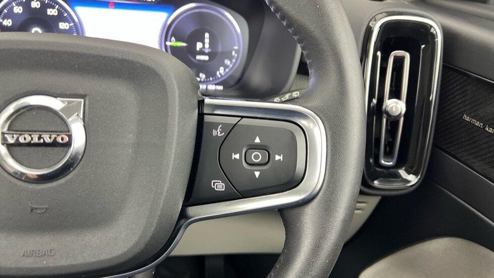 Used Volvo XC40 2021 for sale - 77690793: Photo 22