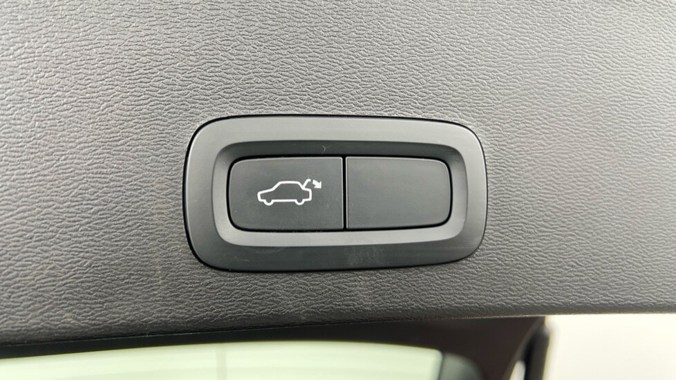 Used Volvo XC40 2021 for sale - 77690793: Photo 35