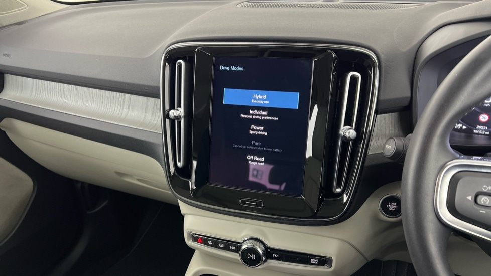 Used Volvo XC40 2021 for sale - 77690793: Photo 45