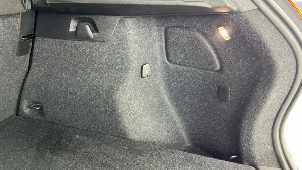 Used Volvo XC40 2021 for sale - 77690793: Photo 55