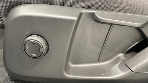 Used Volvo XC40 2023 for sale - 76196140: Photo 23