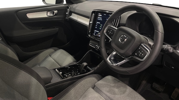 Used Volvo XC40 2023 for sale - 76196140: Photo 5
