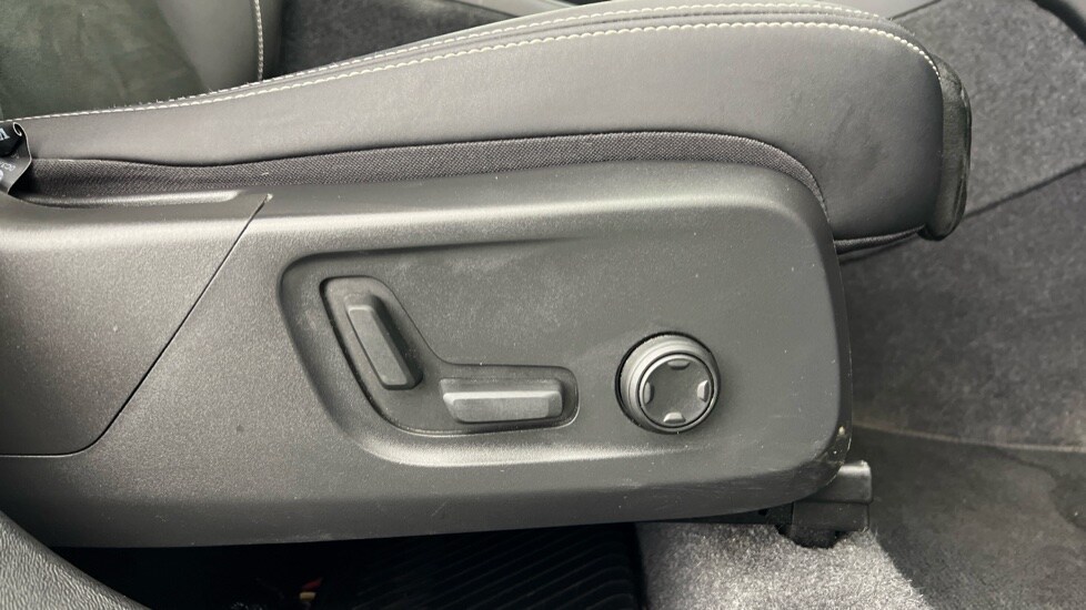 Used Volvo XC40 2024 for sale - 77673808: Photo 30