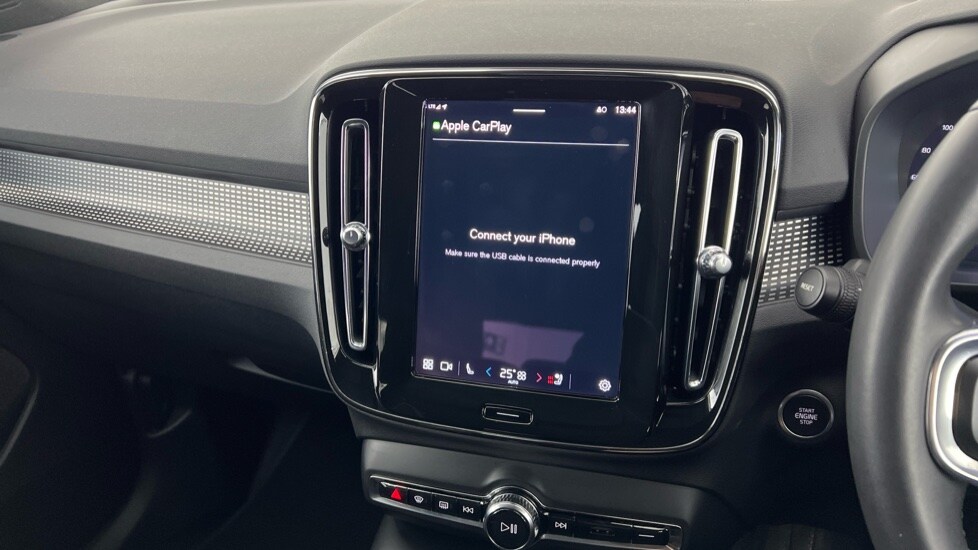 Used Volvo XC40 2024 for sale - 77673808: Photo 45