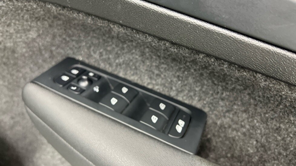 Used Volvo XC40 2022 for sale - 77067877: Photo 24