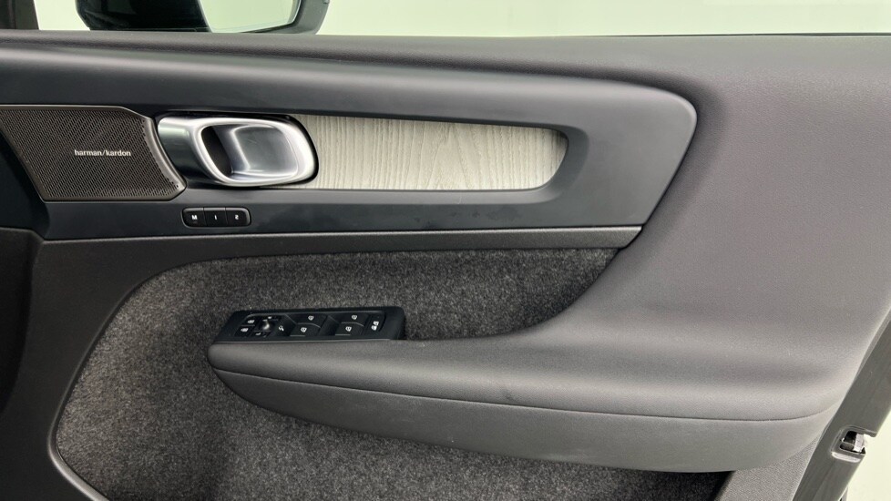 Used Volvo XC40 2022 for sale - 77067877: Photo 29