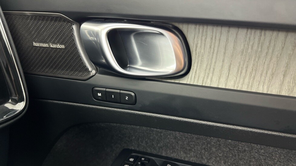 Used Volvo XC40 2022 for sale - 77067877: Photo 54