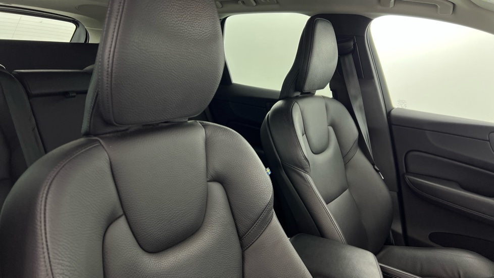 Used Volvo XC60 2022 for sale - 76191002: Photo 31