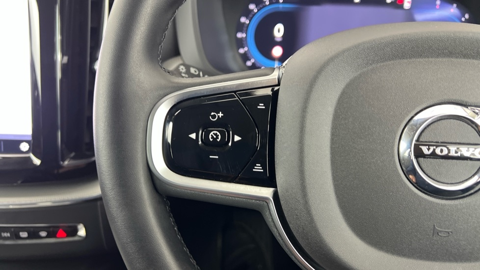 Used Volvo XC60 2025 for sale - 77235537: Photo 21