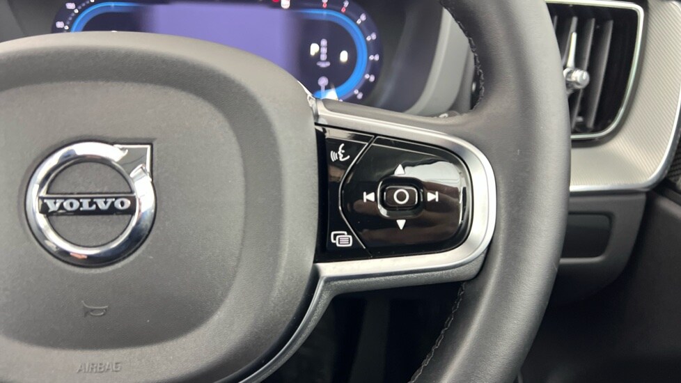 Used Volvo XC60 2025 for sale - 77235537: Photo 22