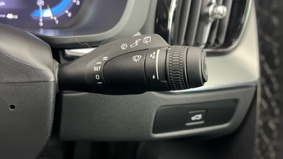 Used Volvo XC60 2025 for sale - 77235537: Photo 23