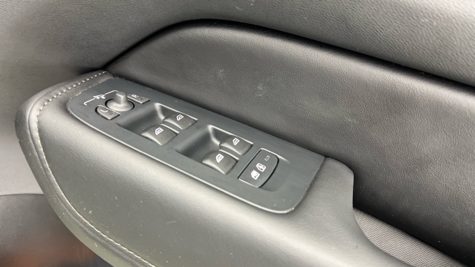 Used Volvo XC60 2025 for sale - 77235537: Photo 24