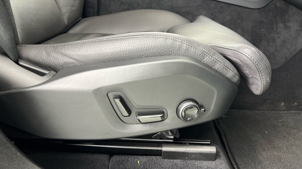 Used Volvo XC60 2025 for sale - 77235537: Photo 30