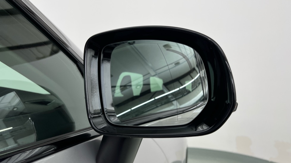 Used Volvo XC60 2025 for sale - 77235537: Photo 32