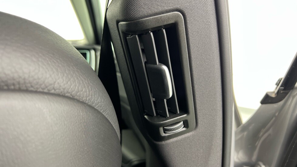 Used Volvo XC60 2025 for sale - 77235537: Photo 38