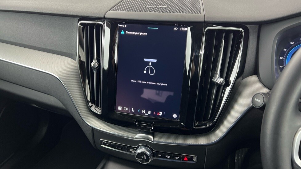 Used Volvo XC60 2025 for sale - 77235537: Photo 45