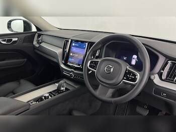 Used Volvo XC60 2025 for sale - 77235537: Photo