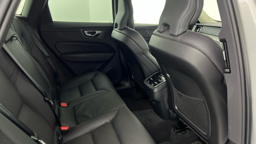 Used Volvo XC60 2025 for sale - 77235537: Photo 6