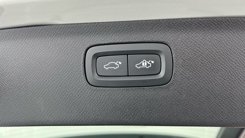 Used Volvo XC90 2022 for sale - 76007640: Photo 35