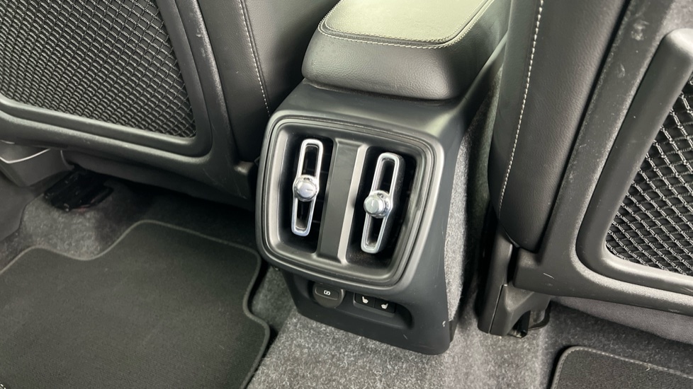 Used Volvo XC40 2021 for sale - 77893980: Photo 40