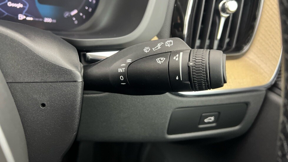 Used Volvo XC60 2025 for sale - 77178216: Photo 23