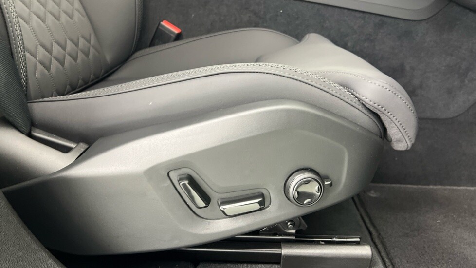 Used Volvo XC60 2025 for sale - 77178216: Photo 30