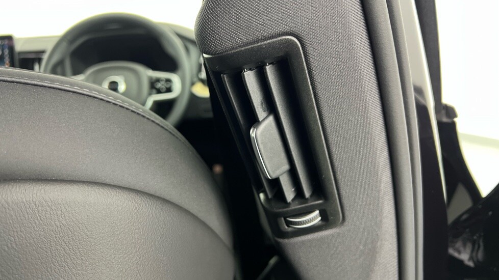 Used Volvo XC60 2025 for sale - 77178216: Photo 38