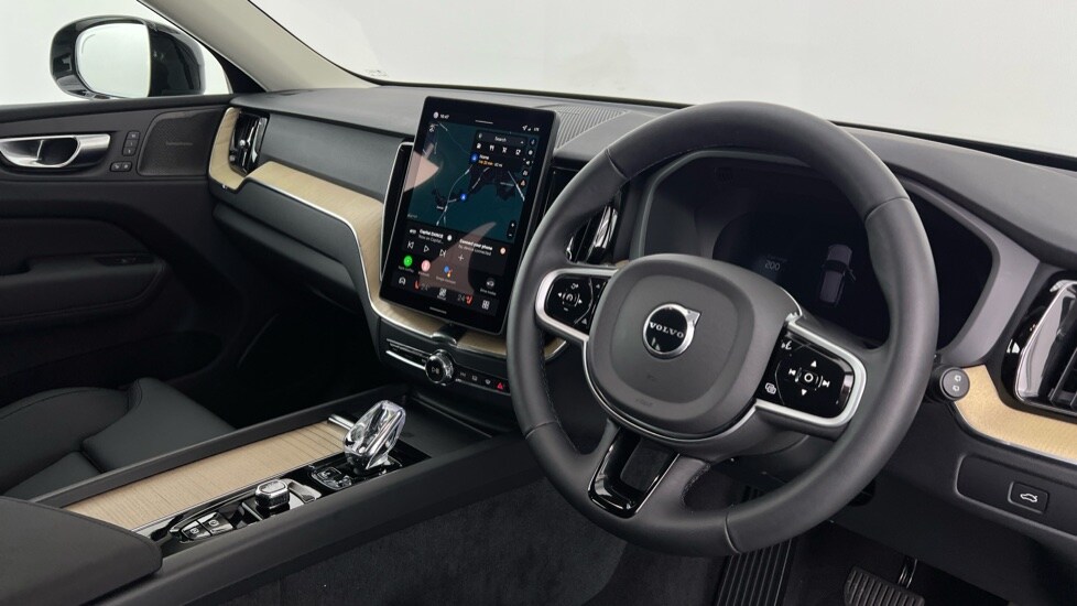 Used Volvo XC60 2025 for sale - 77178216: Photo 4