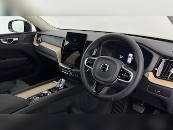 Used Volvo XC60 2025 for sale - 77745818: Photo