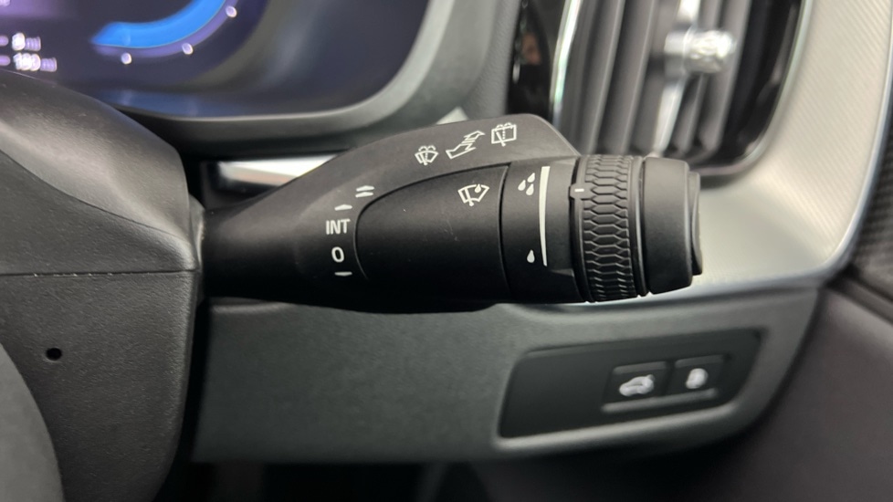 Used Volvo XC60 2023 for sale - 76738194: Photo 23