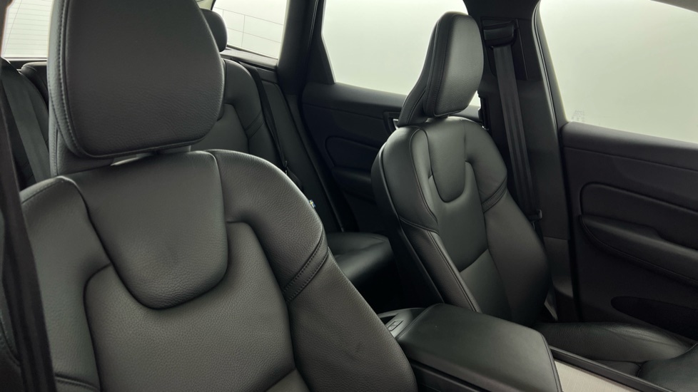 Used Volvo XC60 2023 for sale - 76738194: Photo 38