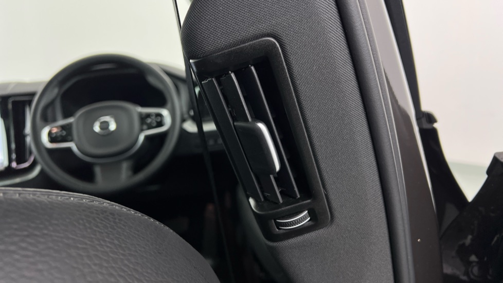 Used Volvo XC60 2023 for sale - 76738194: Photo 39