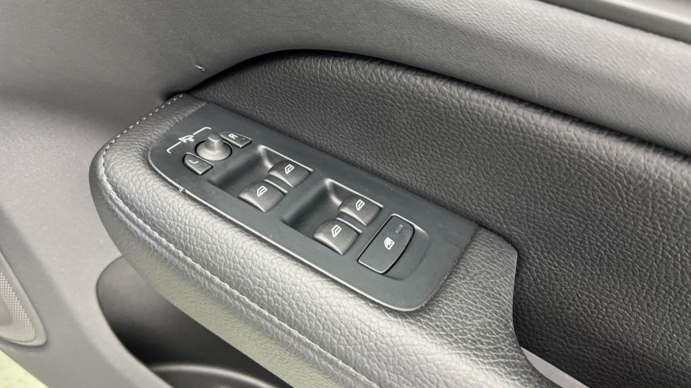 Used Volvo V60 2022 for sale - 77095361: Photo 24