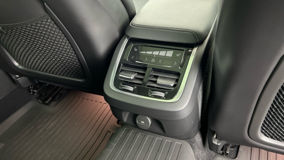 Used Volvo V60 2022 for sale - 77095361: Photo 40